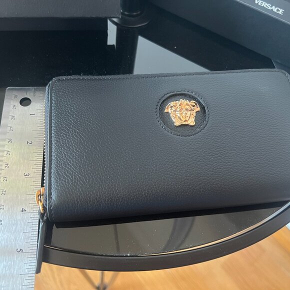 SOLD VERSACE La Medusa Continental Wallet Black New w/ Authenticity Card/Bag/Box - Picture 6 of 16